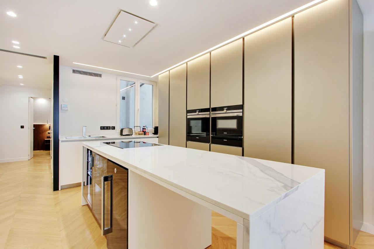 Stunning Apartment With View At The Very Heart Of Paris Exterior foto